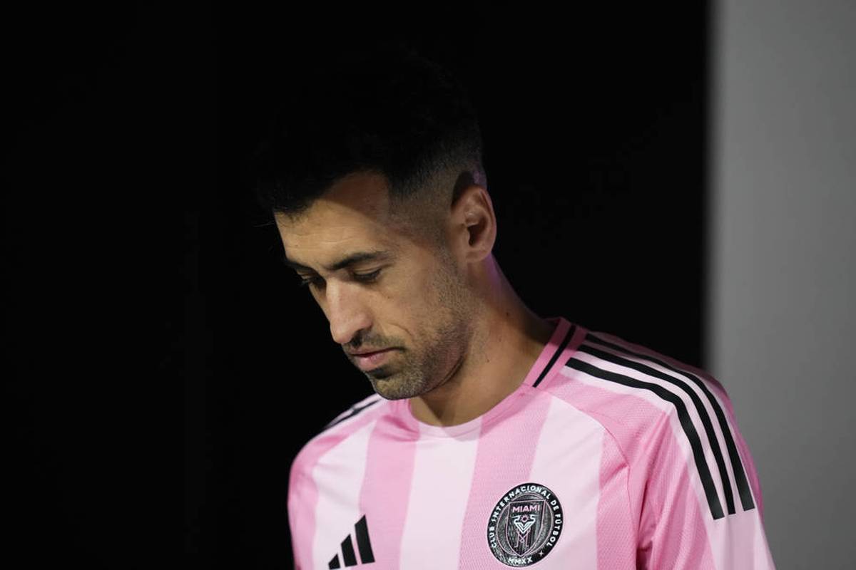 Sergio Busquets ends his illustrious football career. The Spaniard won everything there was and was rarely the focus. His opponents feared him anyway.