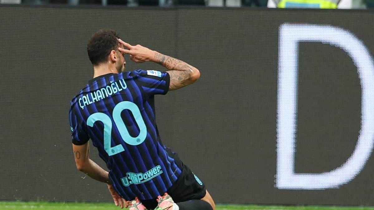 Hakan Calhanoglu is said to have held transfer talks with Fenerbahce Istanbul in summer