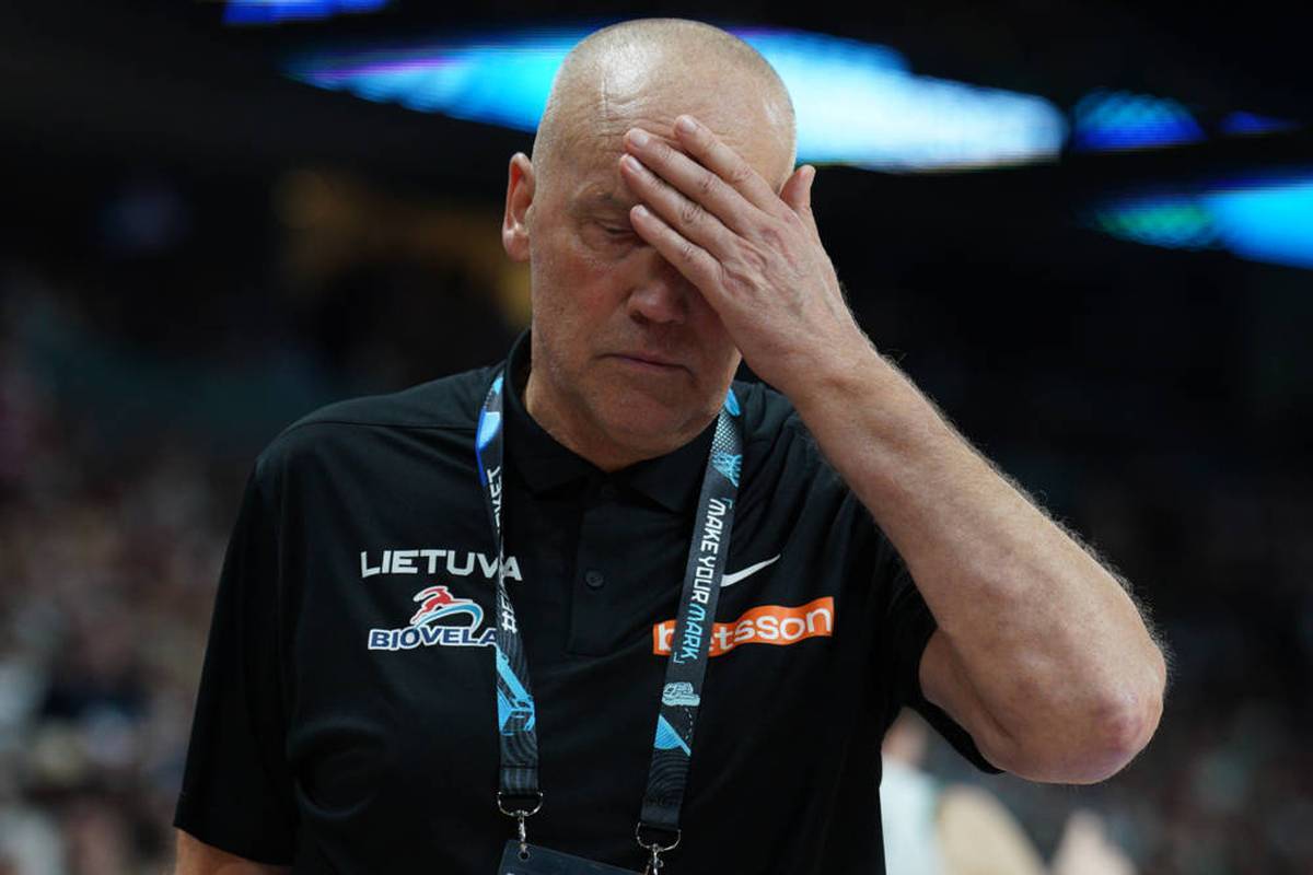 Lithuania's national coach leaves Greek journalists at the SEM basketball. These accuse him of ignorance. The reaction from Lithuania follows.