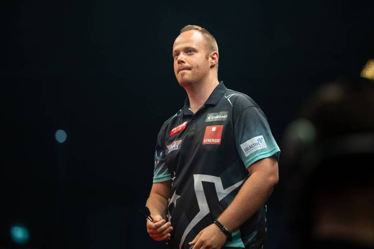 Max Hopp prevails against a compatriot at the Players Championship 26. The "Maximiser" cannot avoid top player Dave Chisnall.