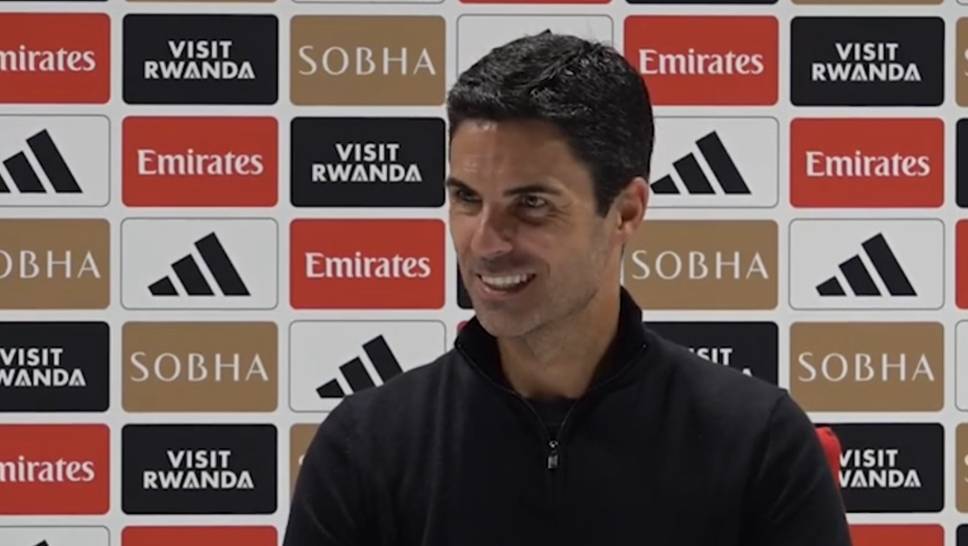 FC Arsenal starts the new season perfectly with two wins - and surprises with a transfer that stimulates the trainer to a bright joy.