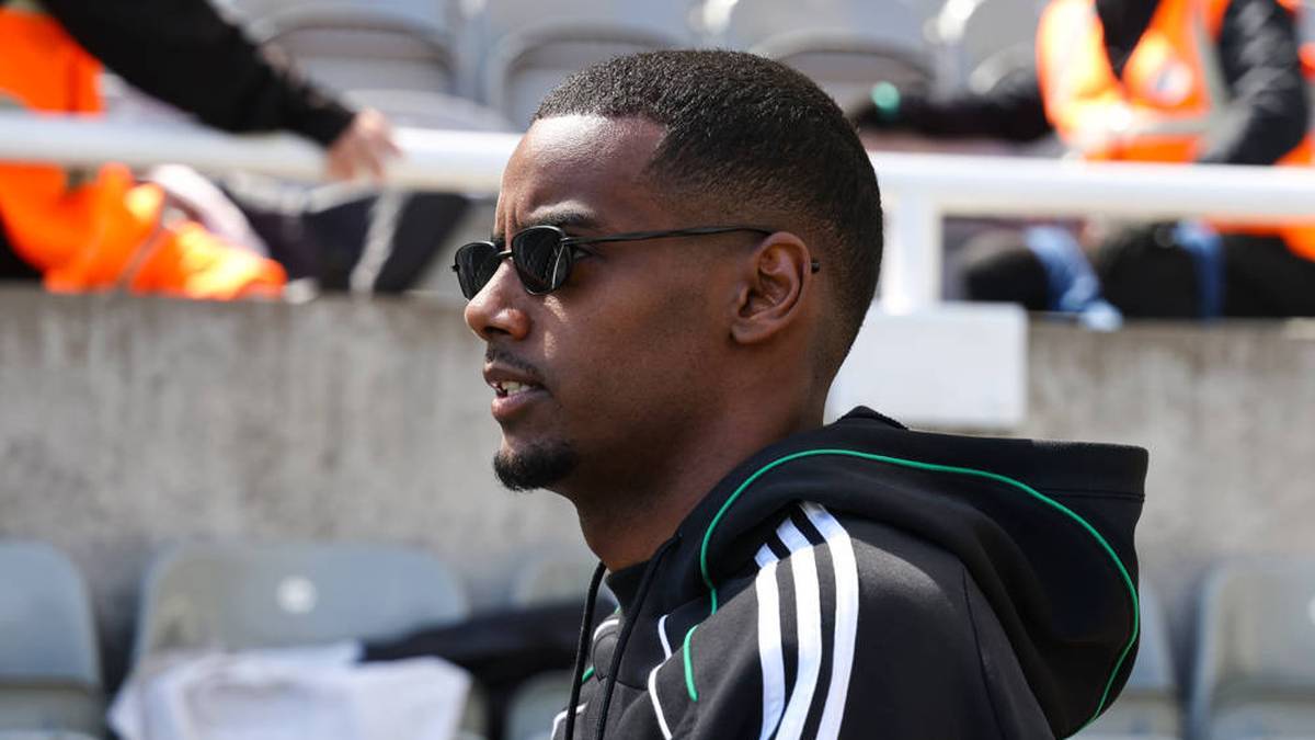 Alexander Isak Has Mover to FC Liverpool