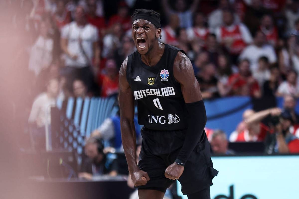 Isaac Bonga is one of the key players in the German team at the 2025 basketball European Championship. With two individual tournament awards, a comeback in the NBA may now be waving.