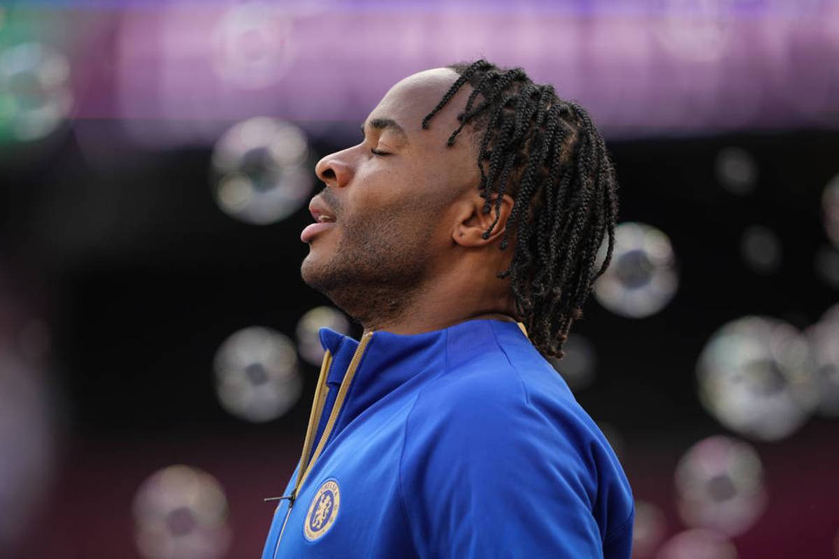 Raheem Sterling can be found in a almost bizarre situation at Chelsea FC. He was once considered a child prodigy.