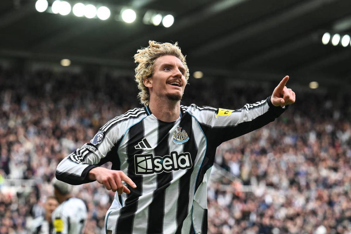 Nick Woltemades move to Newcastle was controversial. But in his debut, fans, coaches and media are enthusiastic about the "huge German". Only after the game does he have to go on thin ice.