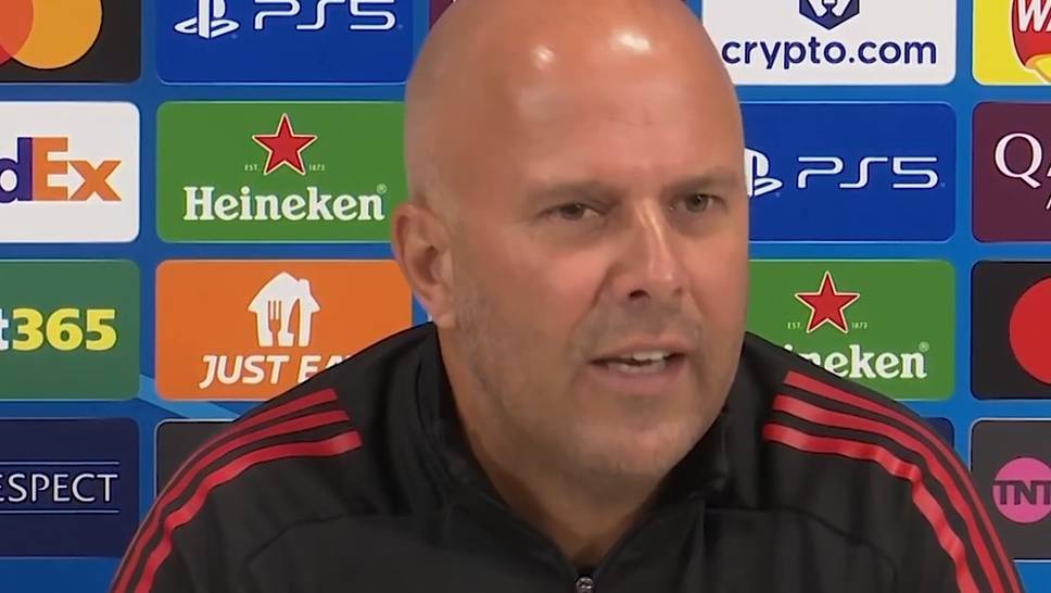 So far, Florian Wirtz has no goal participation at Liverpool FC. Trainer Arne Slot defends his protégé against the critics.