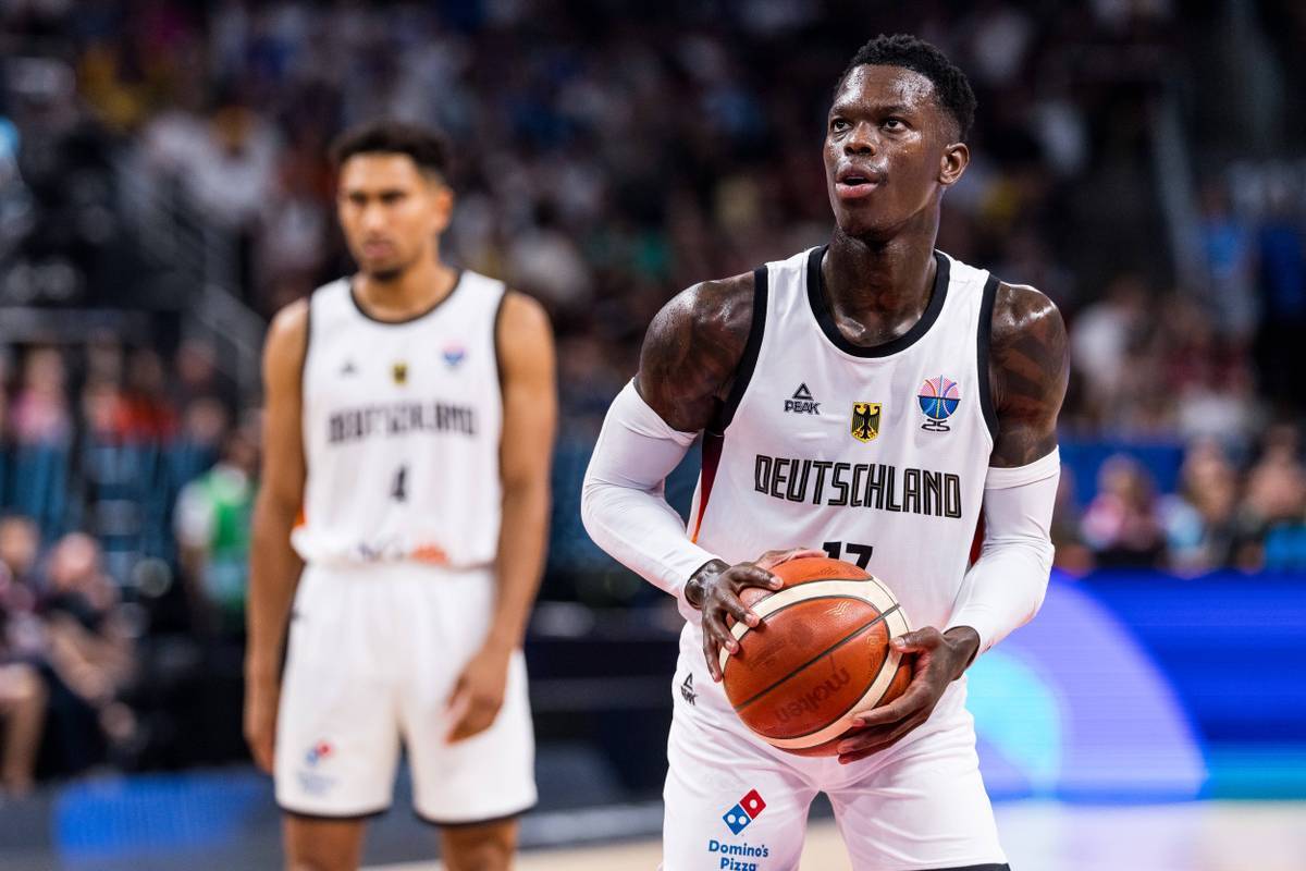 The German basketball players meet Co-host Finland in the semi-finals of the European Championship. So you can follow the game live on TV, stream and ticker.
