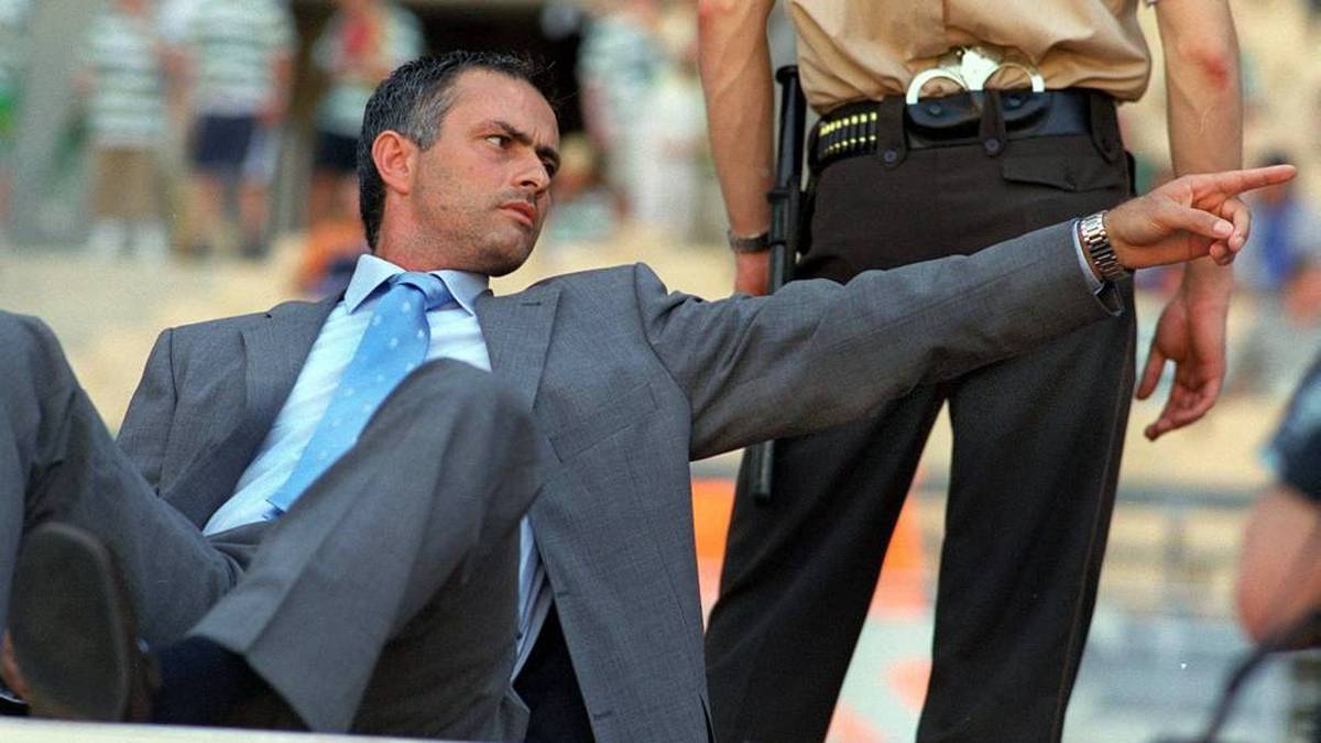 José Mourinho was Already Coach at Benfica in 2000