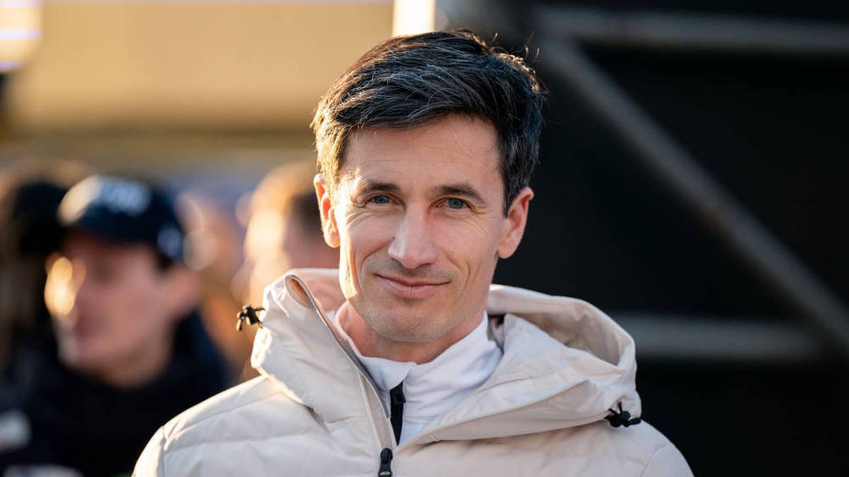 Martin Schmitt Sees The Telemark Landing in Ski Jumping Criticalally