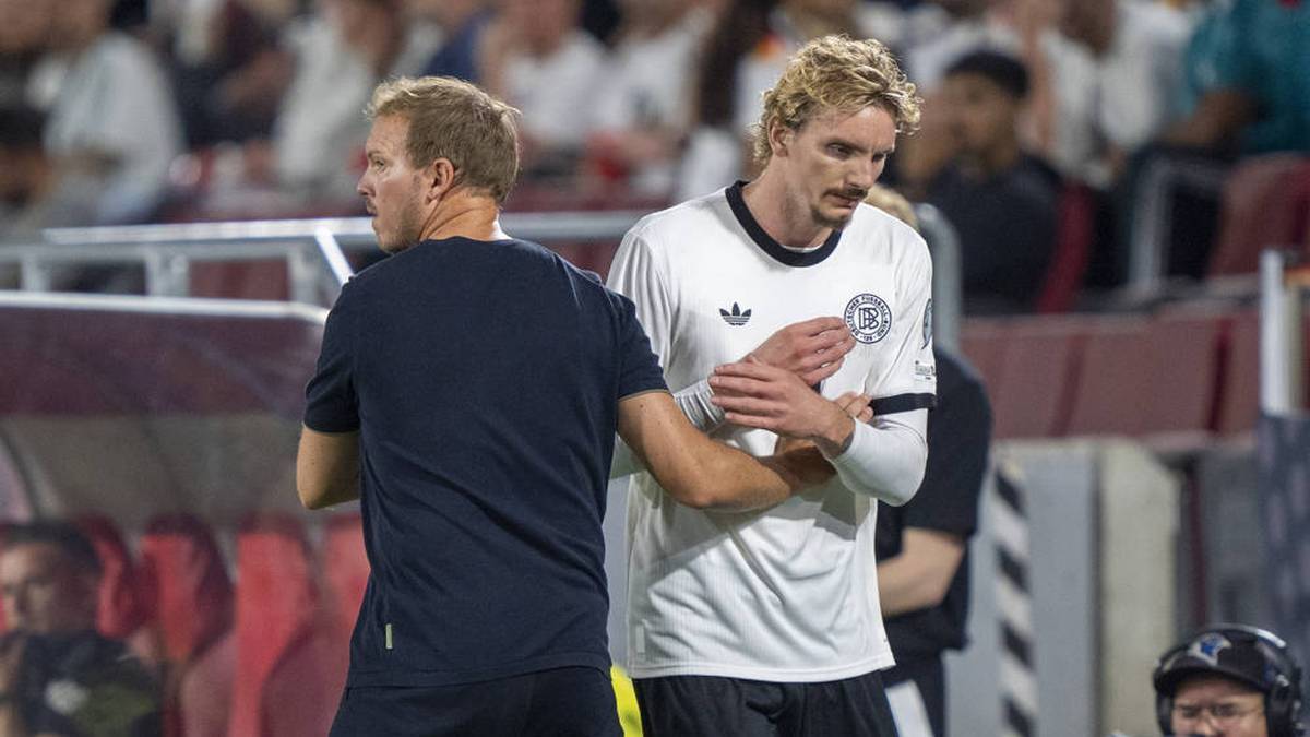 Julian Nagelsmann (left) and Nick Woltemade (right) in the international match against Northern Ireland