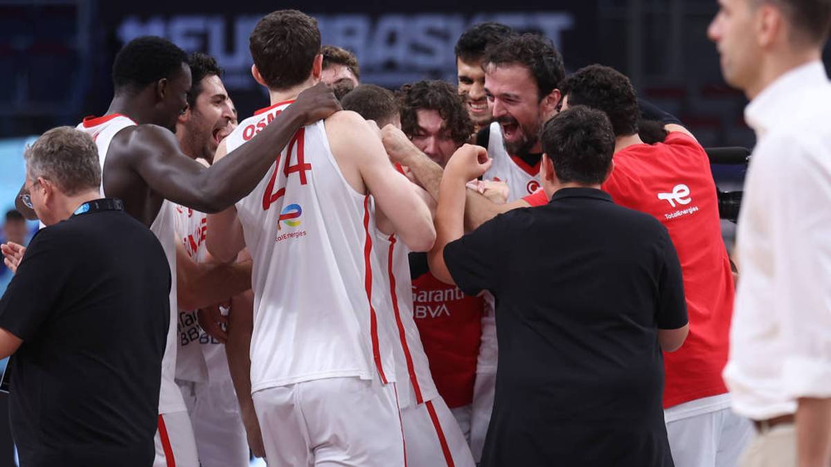 Turkey is in the semi-finals of the Casketball European Championship