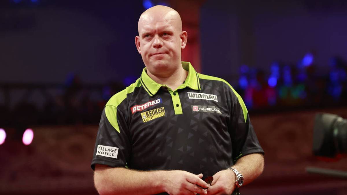 Michael van Gerwen has to worry about his participation in the Players Championship Finals
