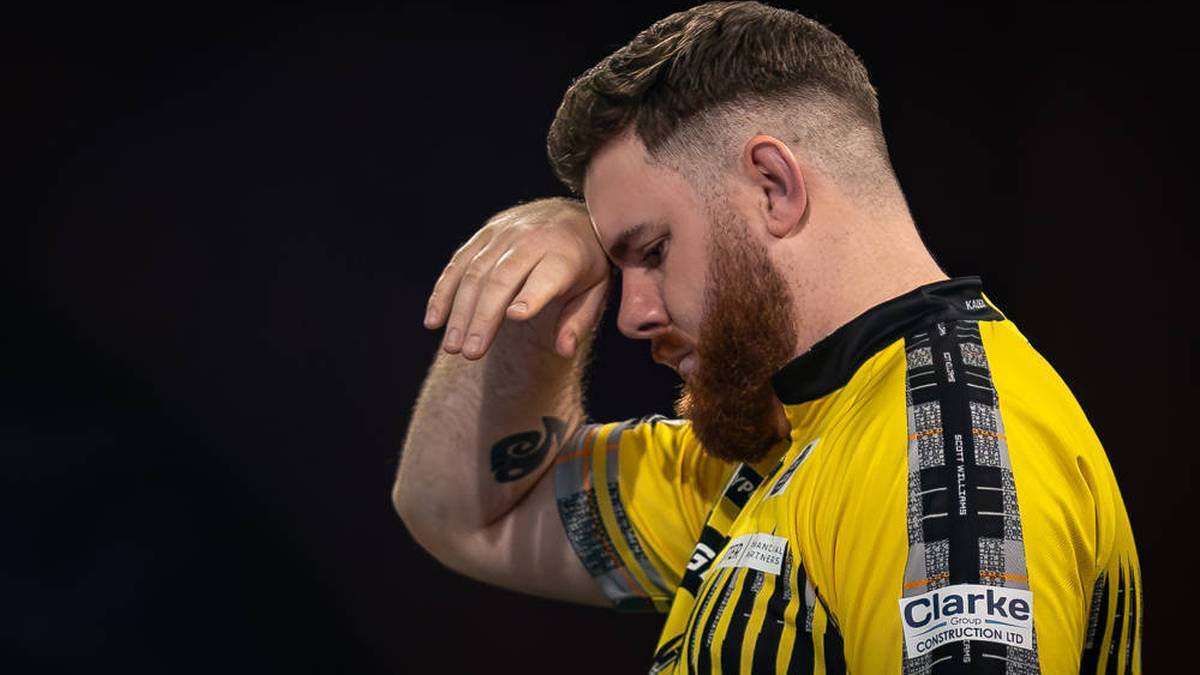 Scott Williams battled dartitis at the Players Championship 33