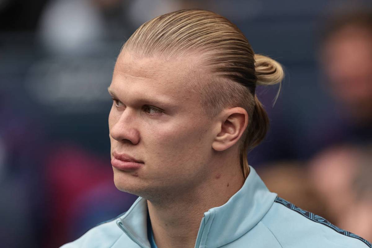 The Norwegian striker Erling Haaland shows deeply in an interview and also reports on the serious loss of a good friend.