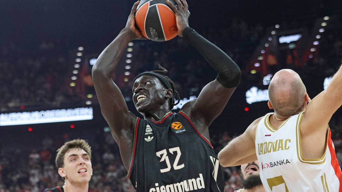 The game was ended prematurely for Bavaria's Wenyen Gabriel