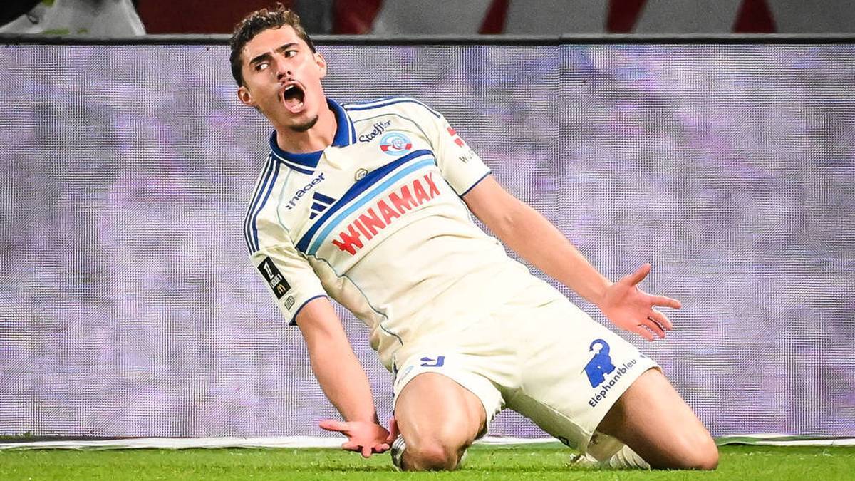 Joaquín Panichelli scored twice for Racing Strasbourg against PSG