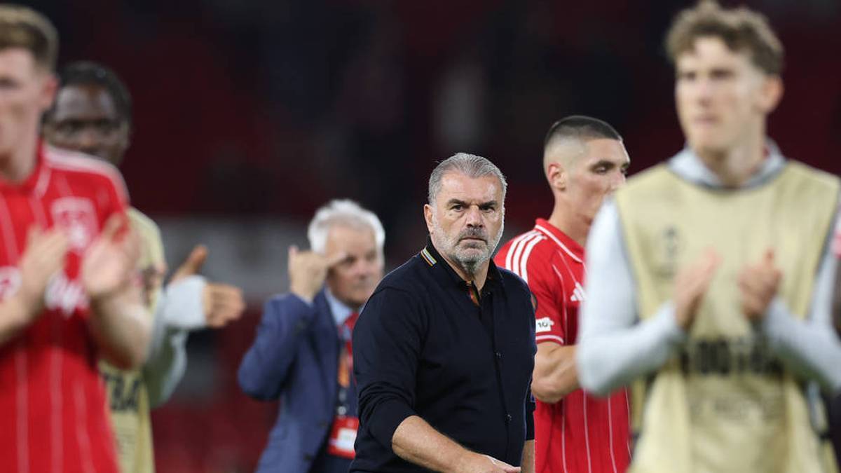 Poseteclou is leg Counted out by his own own fans at Nottingham Forest after a Month