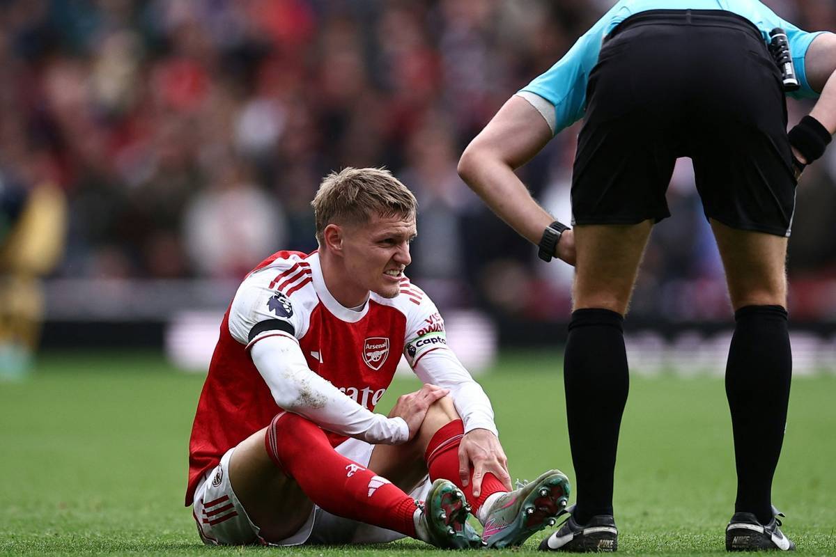 The captain of FC Arsenal sticks the bad luck on the chopping. Now he even involuntarily ensures a negative record.