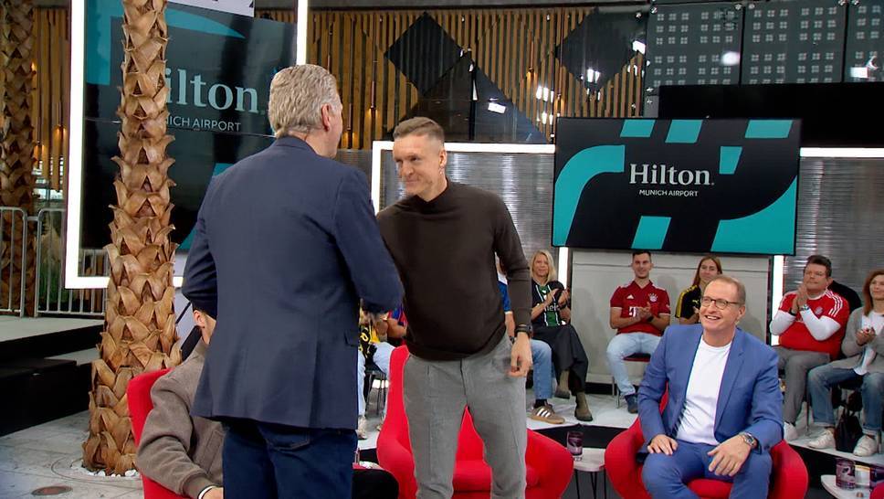 In the SPORT1 one-two, guest Felix Kroos settles his betting debts with Stefan Effenberg. It's a considerable sum for the phrase pig.