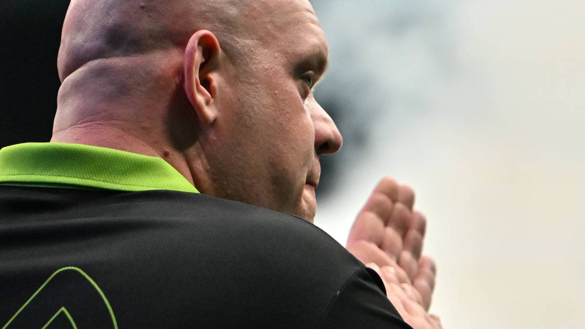 Michael van Gerwen had to take a bitter defeat