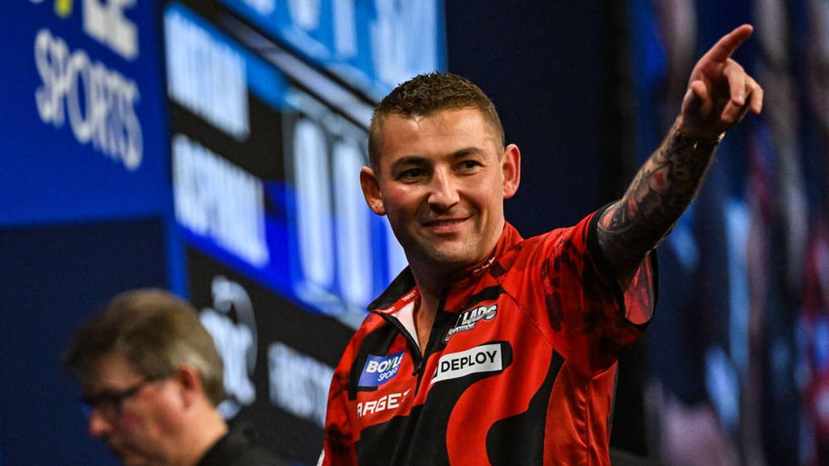 Nathan Aspinall wins the German Darts Championship