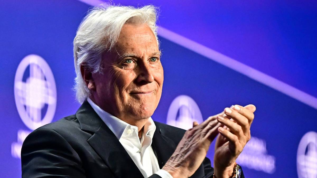 Mark Walter takes over the Lakers