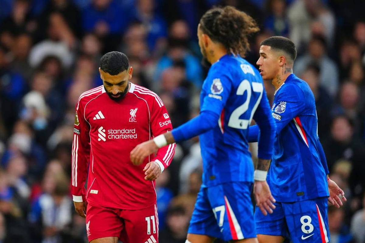 Mohamed Salah comes under criticism at Liverpool FC. England icon Wayne Rooney particularly criticizes the Egyptian's defensive demeanor.