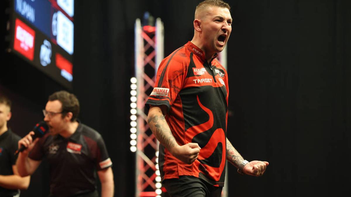 Nathan Aspinall threw multiple 9-darters at Players Championship 31