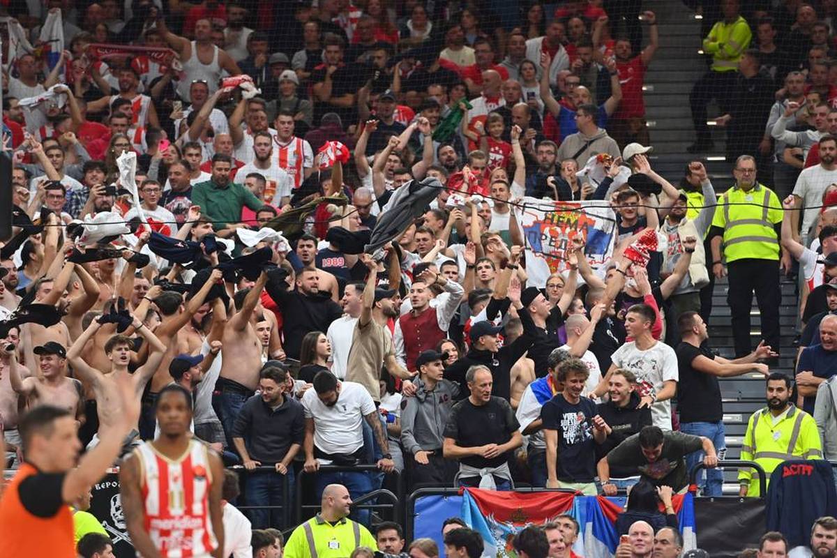 The fans of Roter Stern Belgrade again cause trouble in the away game at Bayern Basketball. Even children are hit.