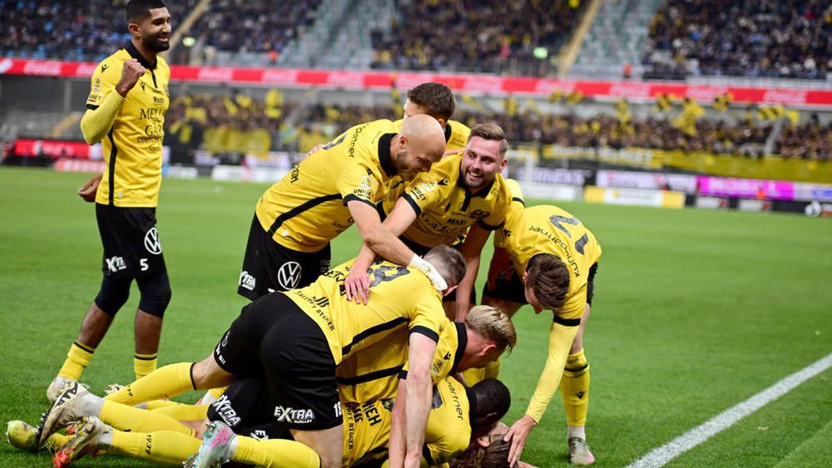 Mjällby AIK players celebrating in Gothenburg