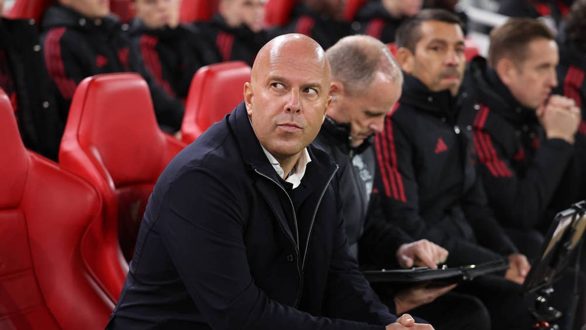 Arne Slot is heavily criticized after Liverpool's next bankruptcy