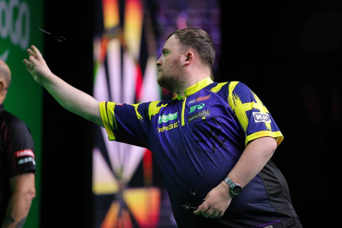 The best darts professionals in the world gather in Leicester from October 6 to 12, 2025. Sport1 broadcasts the prestigious tournament live on free TV and stream. All information is available here.