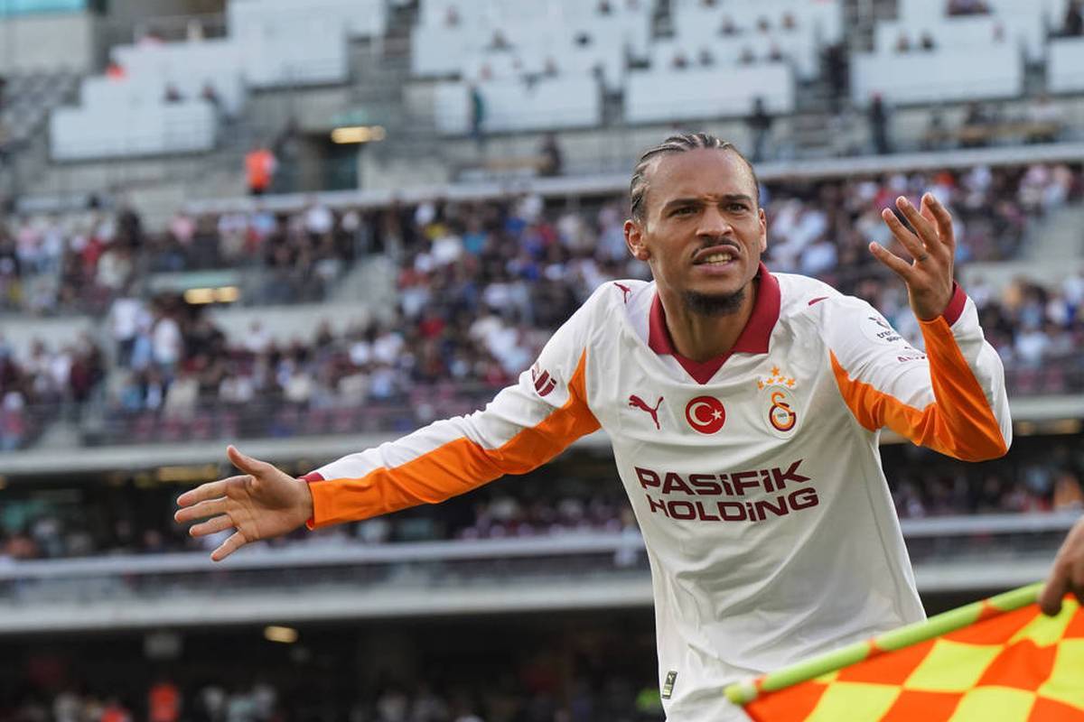 Ex-Bayern star Leroy Sané gets into a wrangling with other visitors at the Oktoberfest. The 29-year-old confirms the incident.