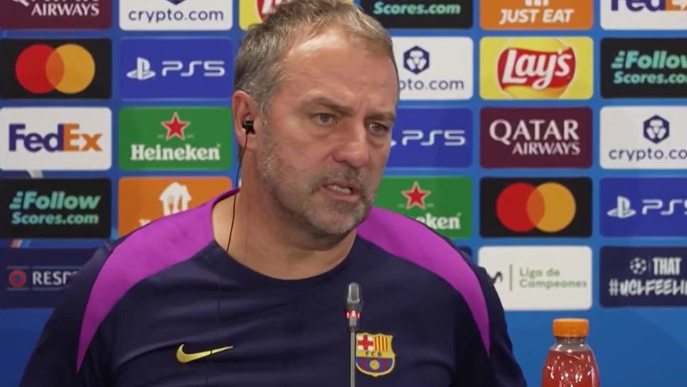 Barca star Lamine Yamal, at the age of 18, is already the top of football. But that doesn't mean that he has to work less to take the next step, Barcelona coach Hansi Flick warns.