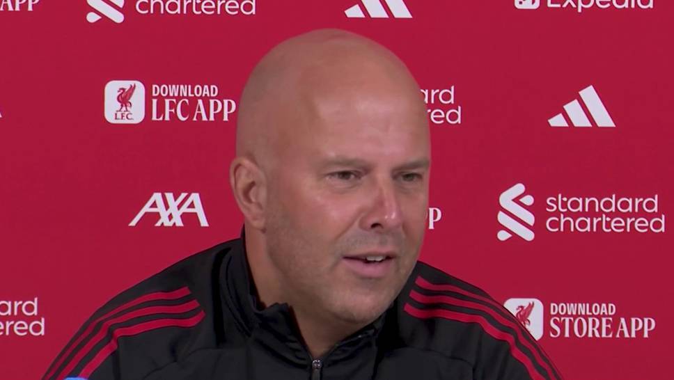 Before the game against Brentford, Liverpool coach Arne Slot comments on Florian Wirtz's improved performance in the 5-1 win against Eintracht Frankfurt and talks about the two assists.