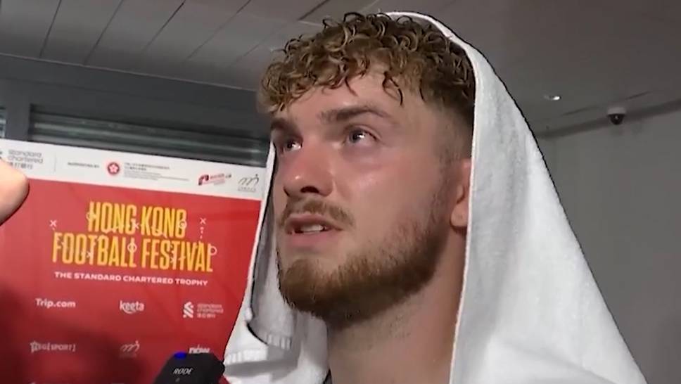 England's top talent Harvey Elliott isn't really getting going at Liverpool. In view of the well-known new arrivals, the youngster is now considering possibly leaving the club.