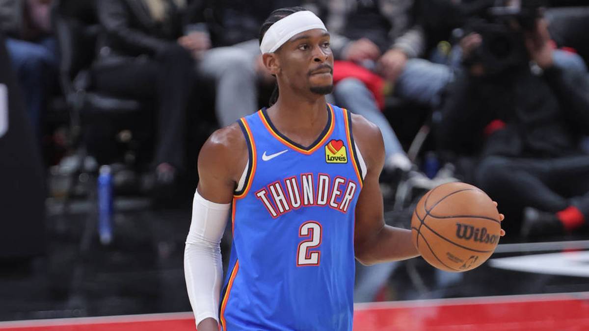 Shai Gilgeous-Alexander celebrated a season-opening victory with OKC