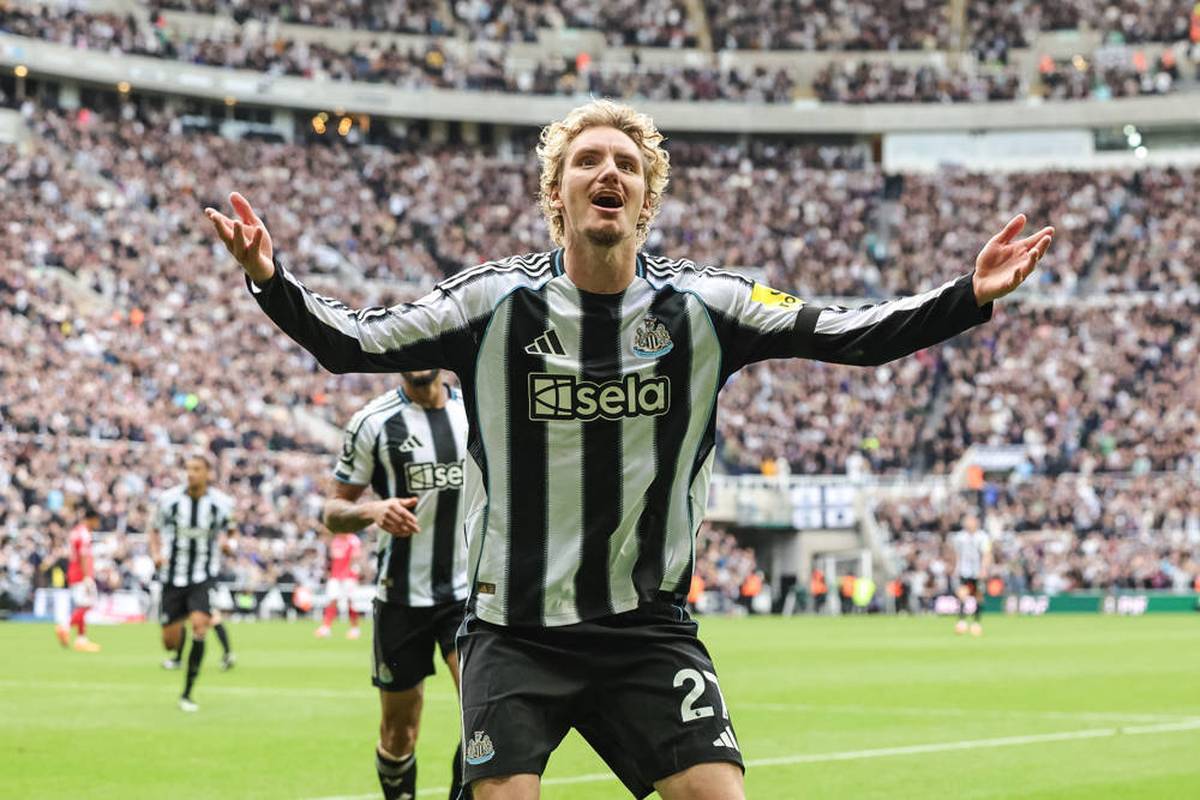 Nick Woltemade hits as he wants - this time from the point. The 23-year-old's goal is also a historical in Newcastle history.