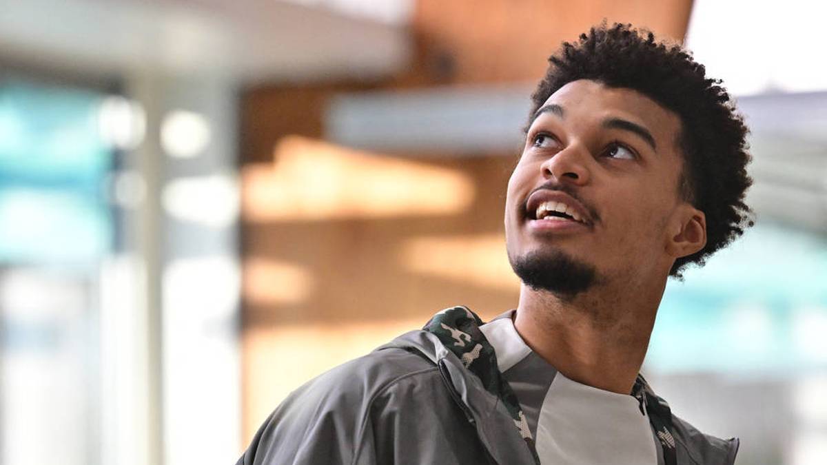 Victor Wembanyama experiences a historic season start