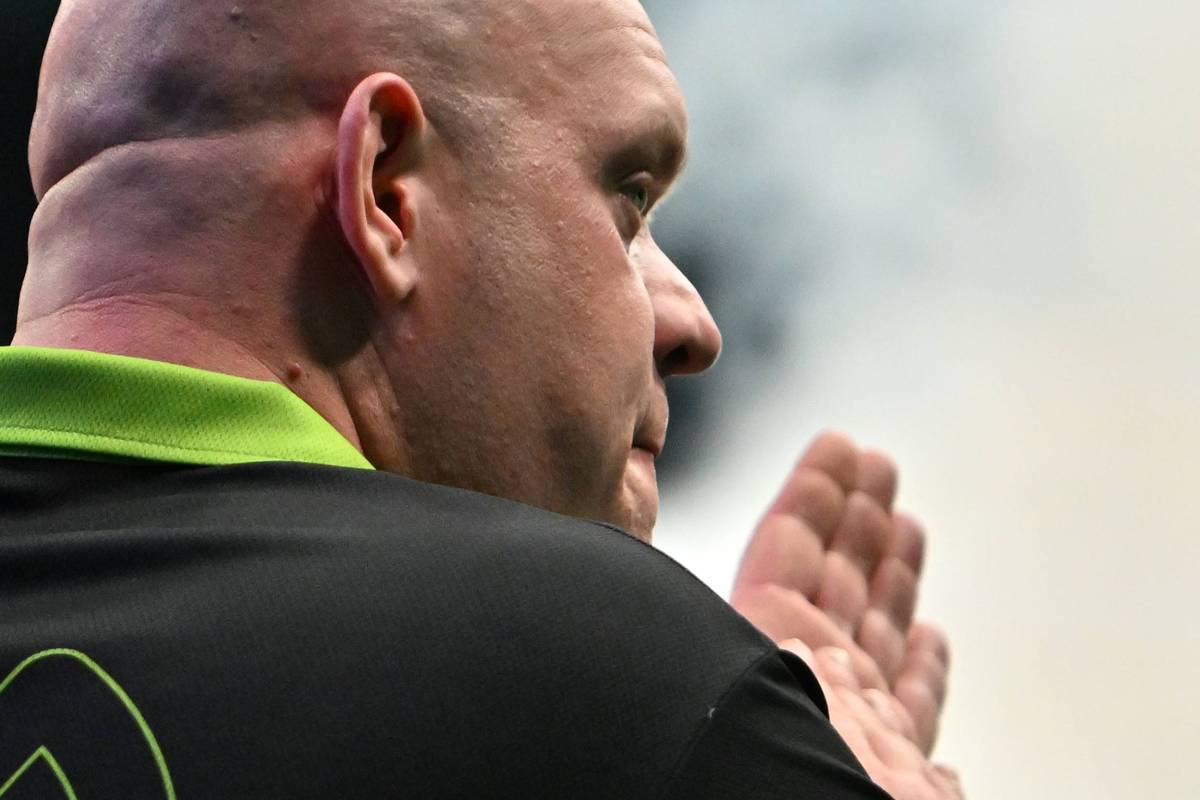 Michael van Gerwen crashes out of the World Grand Prix in the first round. The press is concerned about the darts star, but also finds clear words.