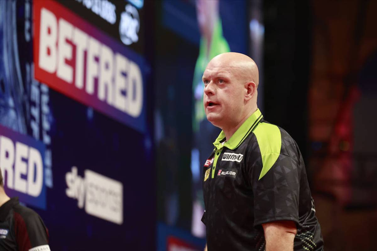 Ross Smith keeps the nerve in the Decider thriller and wins the Players Championship 29. His final opponent causes a sensation with a 9-darter. For Michael van Gerwen there is an evil removal.