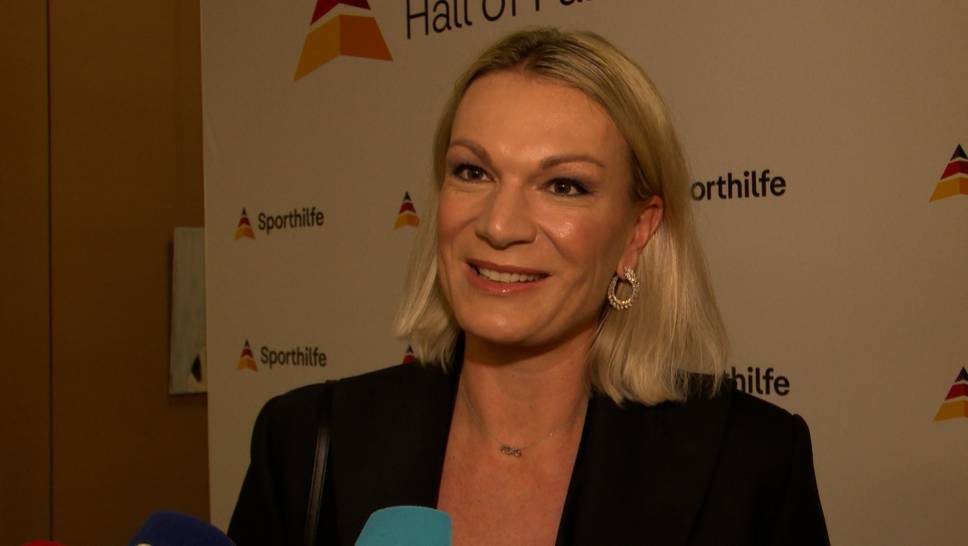 Maria Höfl-Riesch talks about the chances of German athletes in alpine skiing at the upcoming Winter Olympics in Cortina.