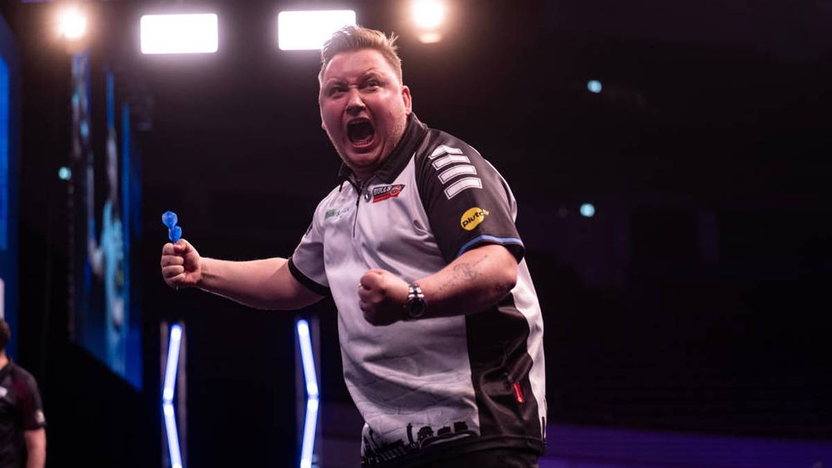 Martin Schindler could make it into the round of 16 perfect this evening