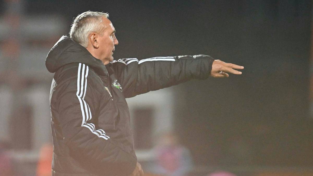 Dismissed: Peter Pacult