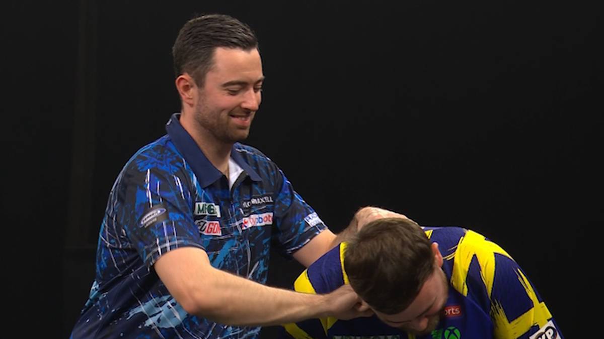 In the final of the Grand Slam of Darts, there is a curious moment between Luke Littler and Luke Humphries, which they both take with humor.