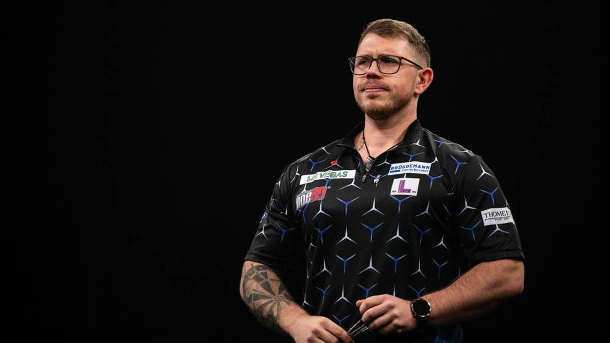 Lukas Wenig is eliminated in the quarter-finals of the Grand Slam of Darts
