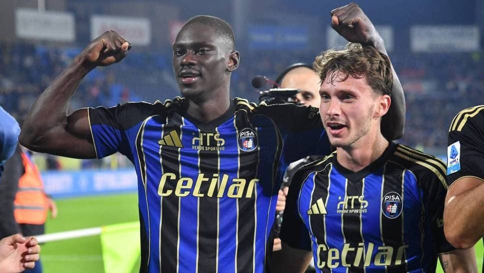 Idrissa Touré cheering