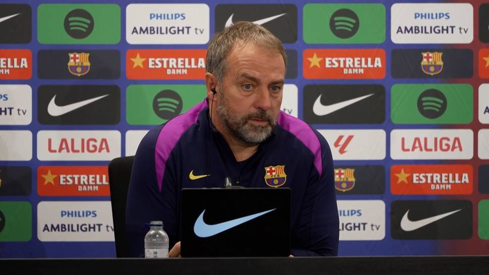 Barca coach Hansi Flick emphasizes the high quality in goal and declares Joan García number one. At the same time he praises ter Stegen and Szczesny, but makes it clear: Marc decides his own future.