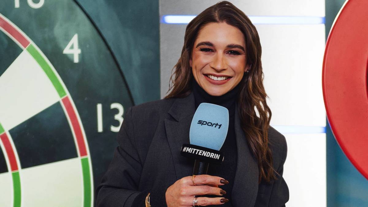 Presenter Jana Wosnitza celebrates her comeback at SPORT1
