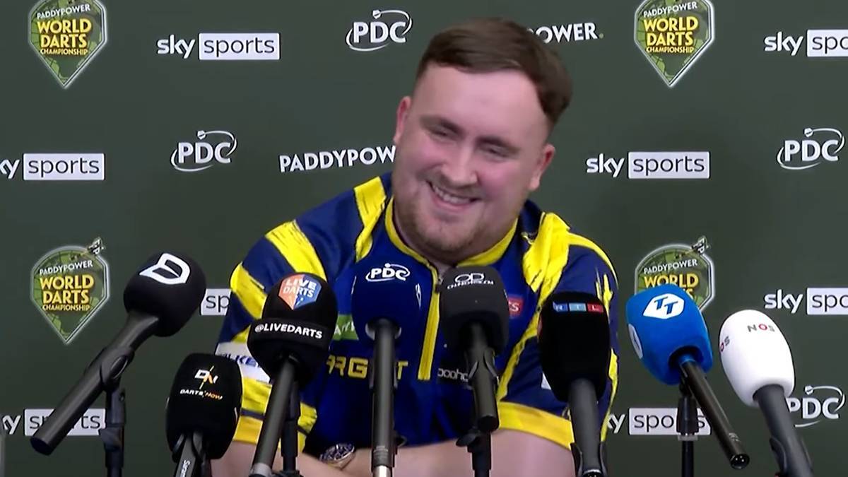 Luke Littler couldn't resist a comment directed at Stephen Bunting